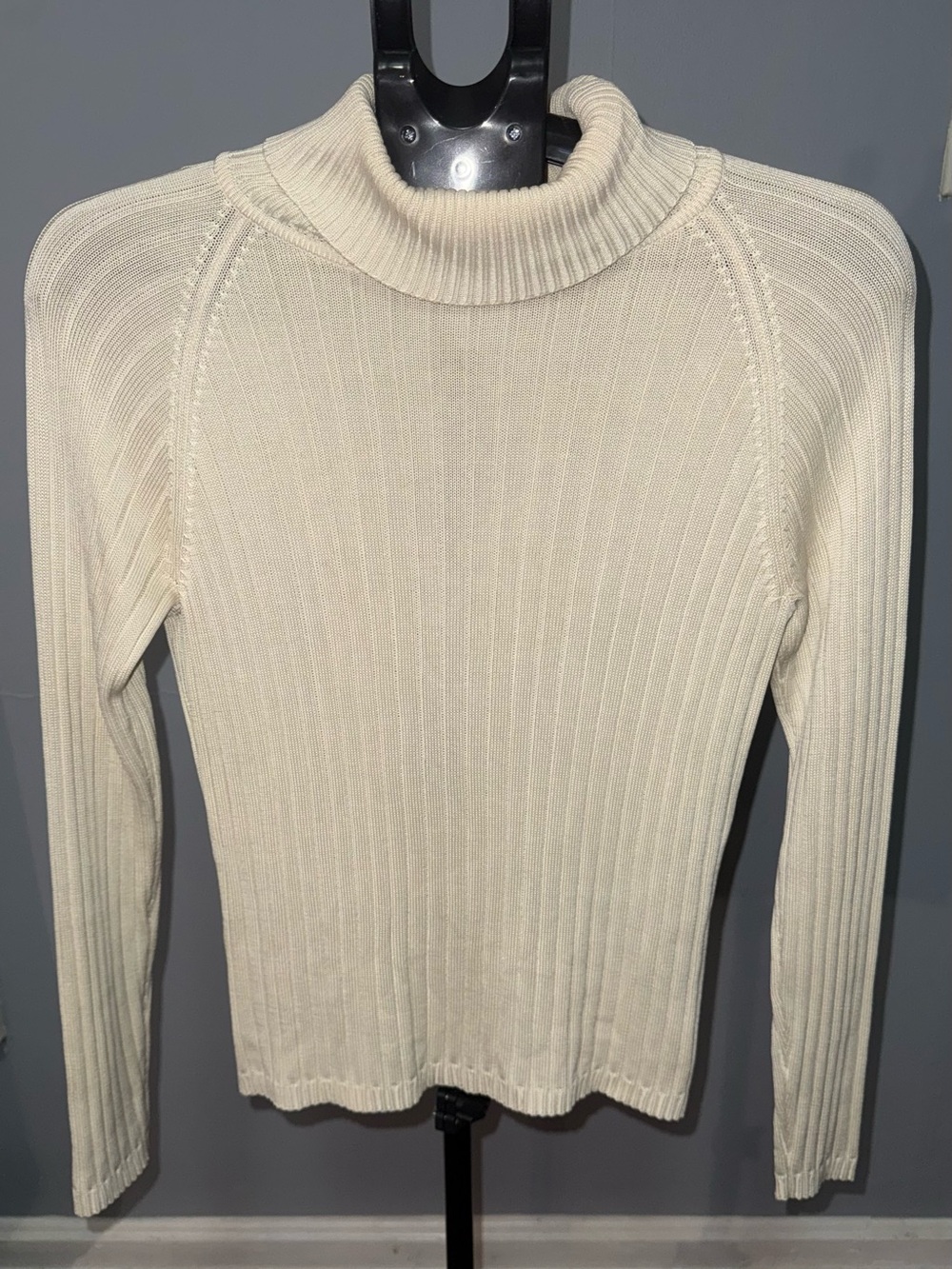 Vintage Talbots 100% Silk Turtleneck Sweater M Ivory Y2K Preppy Ribbed - Picture 2 of 10